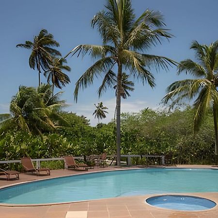 Em Frente A Praia De Taperapuan; Piscina; 1 Quarto; Wifi 300 Mbs; Estacionamento Gratuito 1 Veiculo Porto Seguro Exterior foto