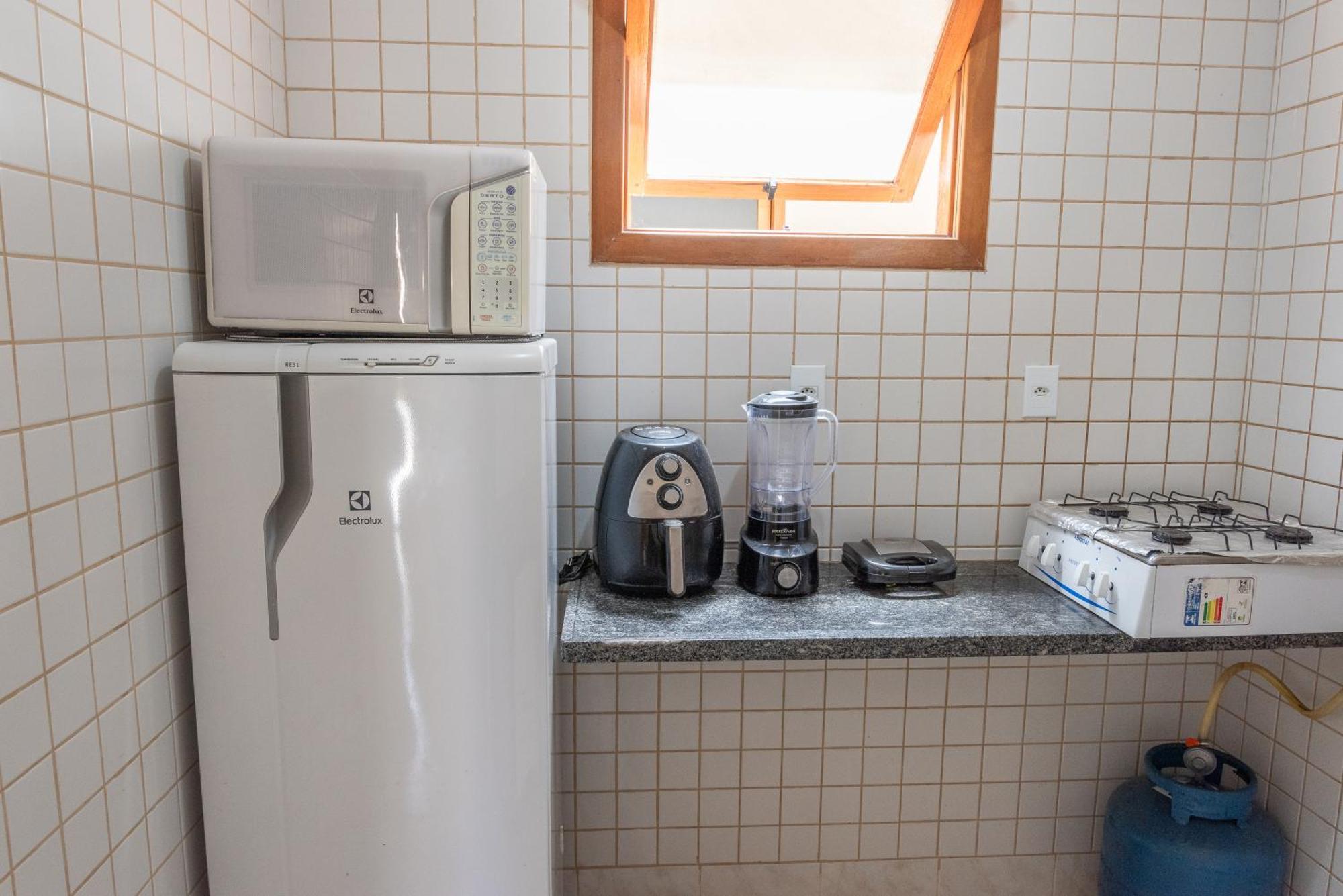 Em Frente A Praia De Taperapuan; Piscina; 1 Quarto; Wifi 300 Mbs; Estacionamento Gratuito 1 Veiculo Porto Seguro Exterior foto