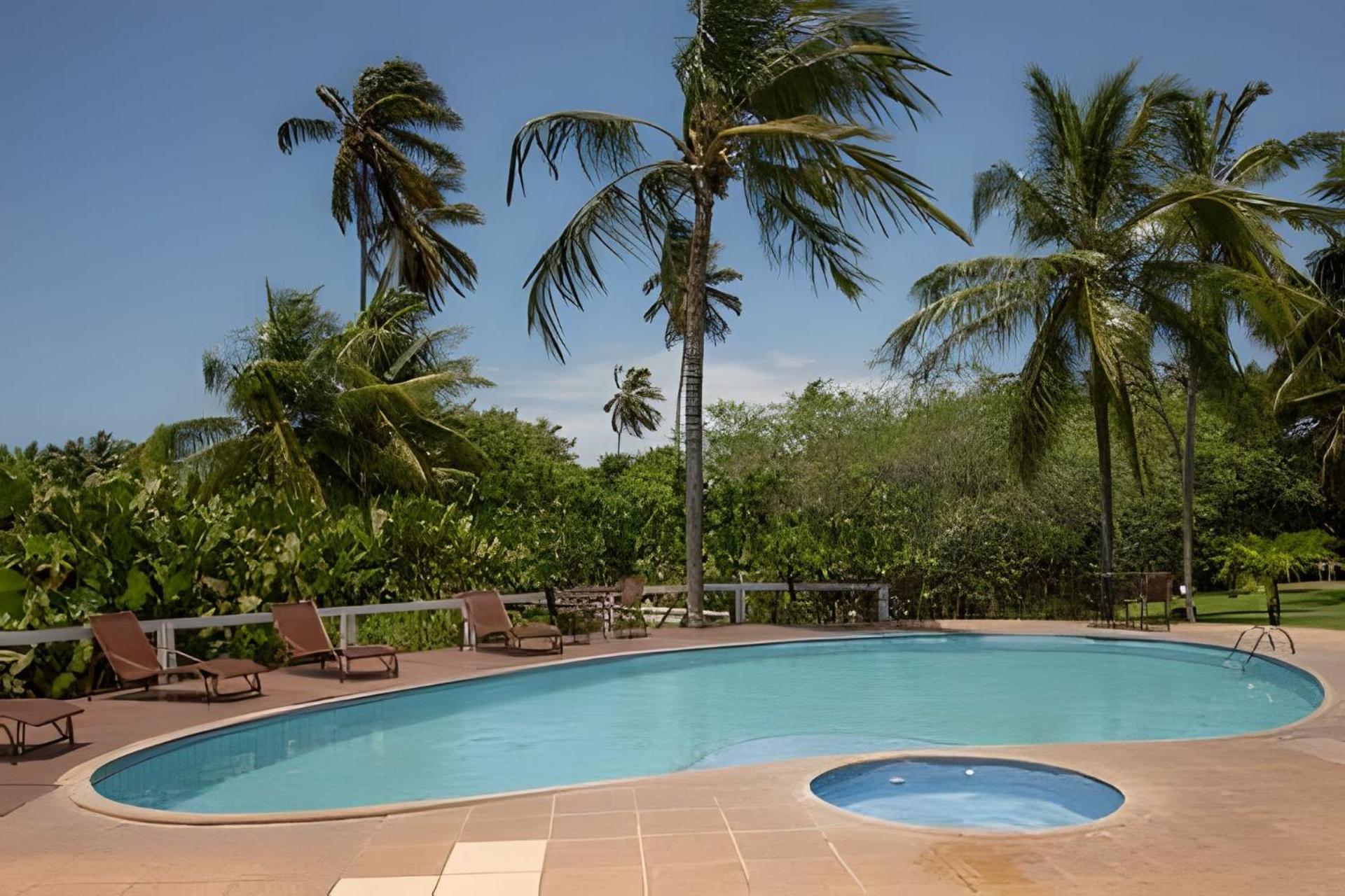 Em Frente A Praia De Taperapuan; Piscina; 1 Quarto; Wifi 300 Mbs; Estacionamento Gratuito 1 Veiculo Porto Seguro Exterior foto