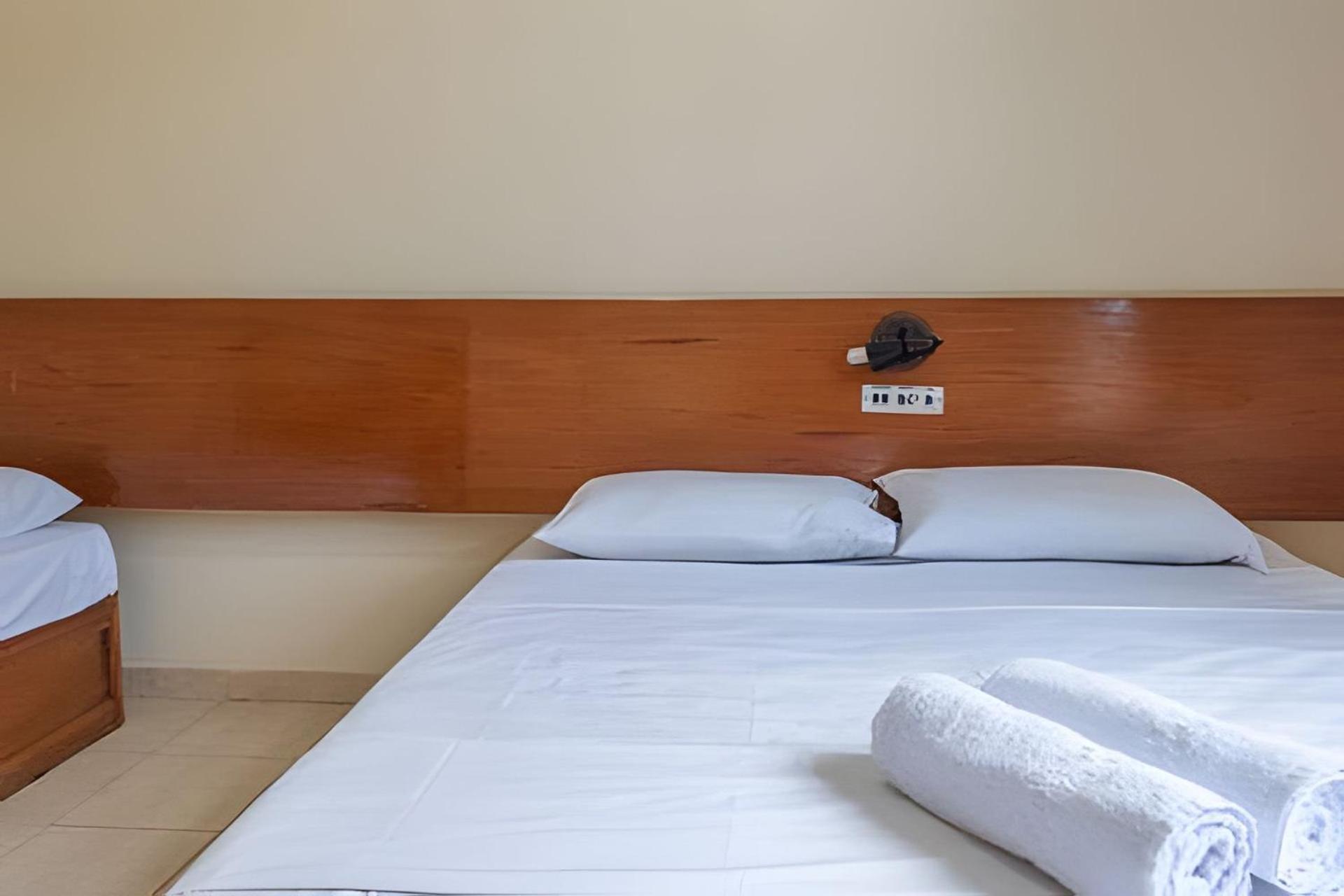 Em Frente A Praia De Taperapuan; Piscina; 1 Quarto; Wifi 300 Mbs; Estacionamento Gratuito 1 Veiculo Porto Seguro Exterior foto