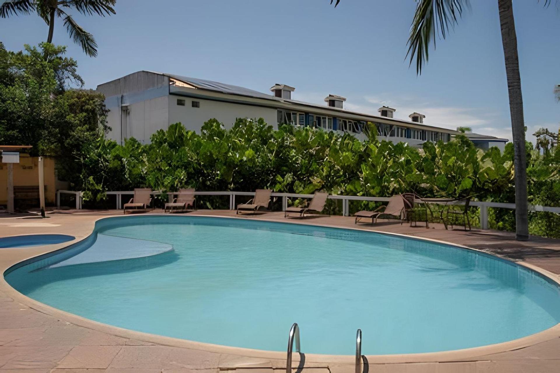 Em Frente A Praia De Taperapuan; Piscina; 1 Quarto; Wifi 300 Mbs; Estacionamento Gratuito 1 Veiculo Porto Seguro Exterior foto