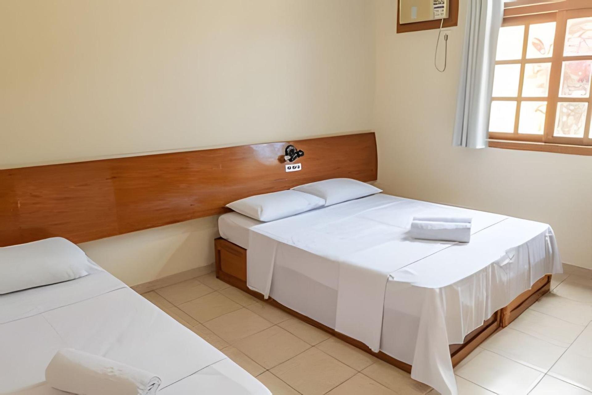Em Frente A Praia De Taperapuan; Piscina; 1 Quarto; Wifi 300 Mbs; Estacionamento Gratuito 1 Veiculo Porto Seguro Exterior foto