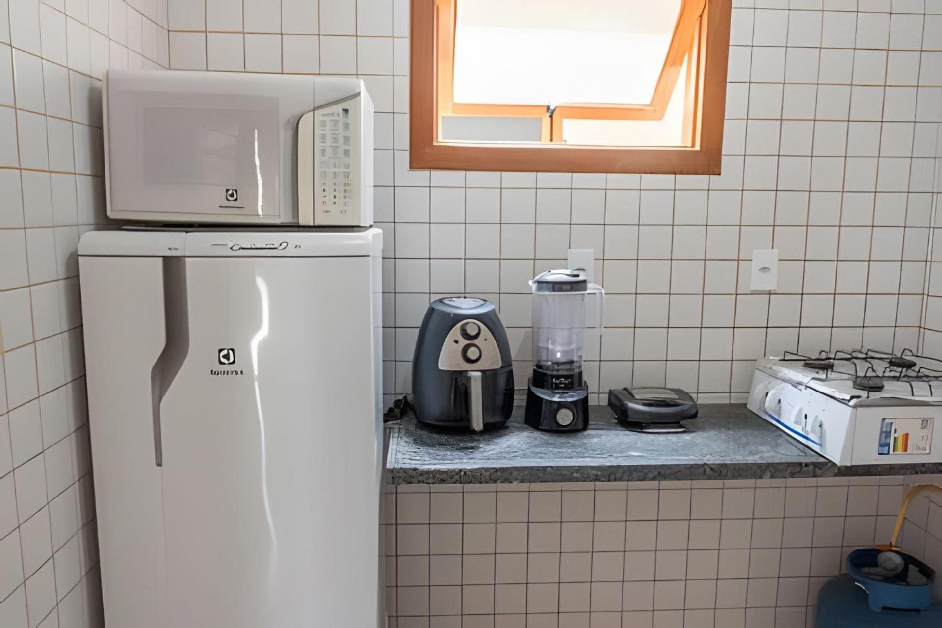 Em Frente A Praia De Taperapuan; Piscina; 1 Quarto; Wifi 300 Mbs; Estacionamento Gratuito 1 Veiculo Porto Seguro Exterior foto